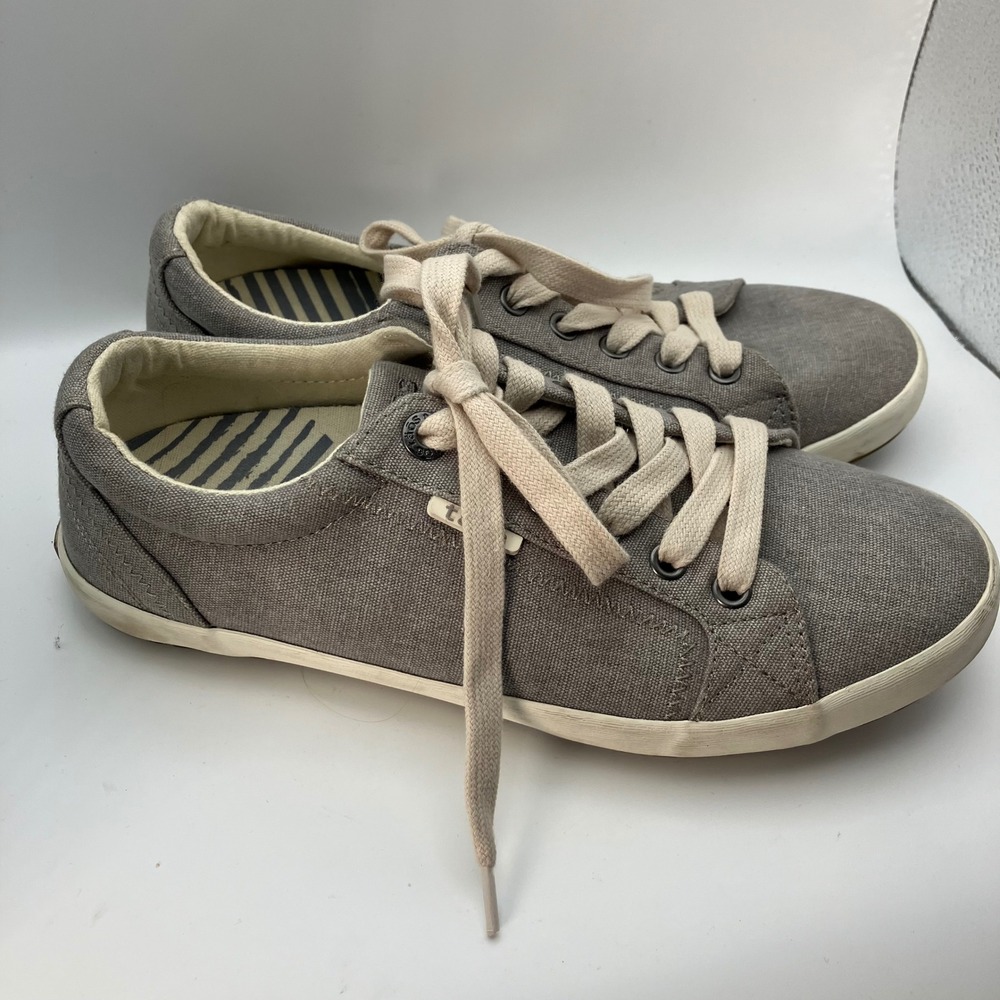 TAOS Star Canvas‎ Sneakers Women's Size 8W Gray Lace Up Casual Shoes